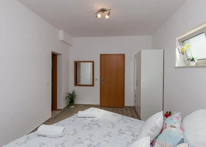 Blazevic 公寓 米利尼